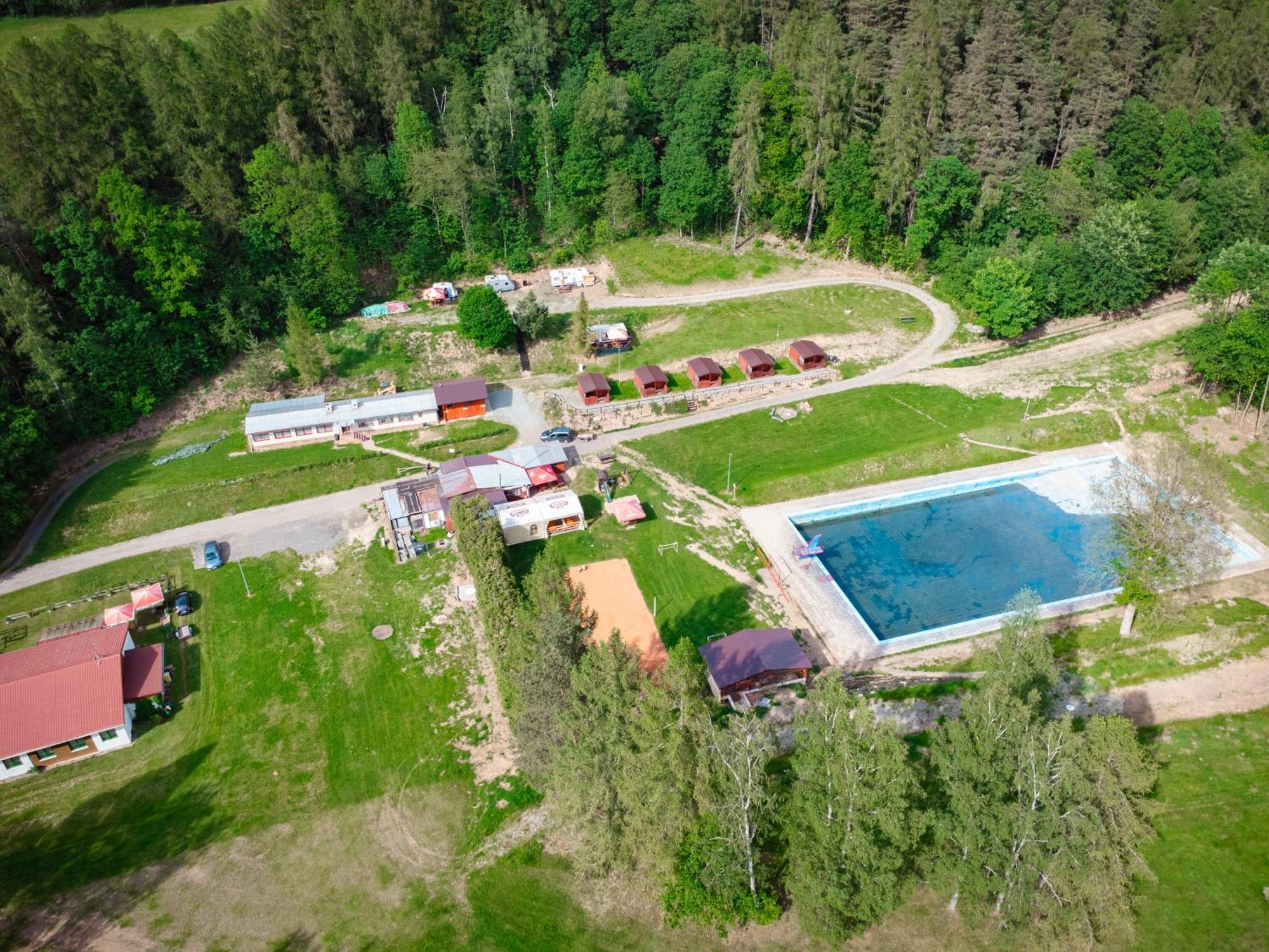 Chatka Agawa V Arealu Koupaliste Bystre V Orlickych Horach Екстер'єр фото